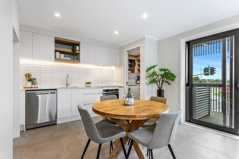 Photo of property in 3/2 Te Rito Road, Hobsonville, Auckland, 0616