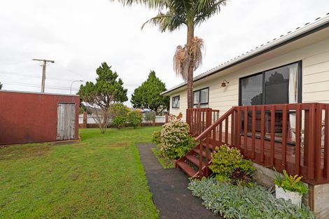 Photo of property in 2/1 Silverstone Place, Henderson, Auckland, 0612