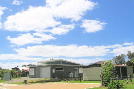 Photo of property in 2 Palm Grove, Waihi Beach, 3611