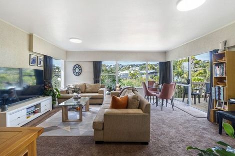 Photo of property in 1/27 Sandown Road, Rothesay Bay, Auckland, 0630