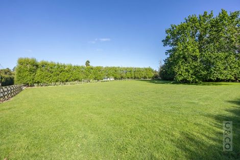 Photo of property in 11 Taupaki Road, Taupaki, 0782
