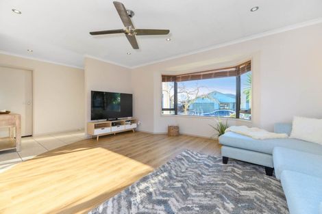 Photo of property in 20 Caragh Place, East Tamaki, Auckland, 2016