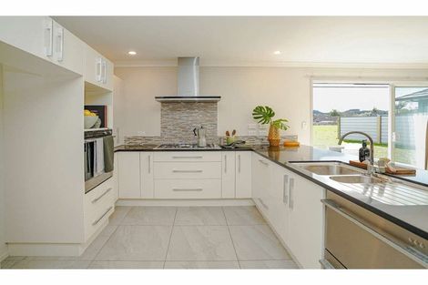 Photo of property in 6 Halyard Loop, Haruru, 0204