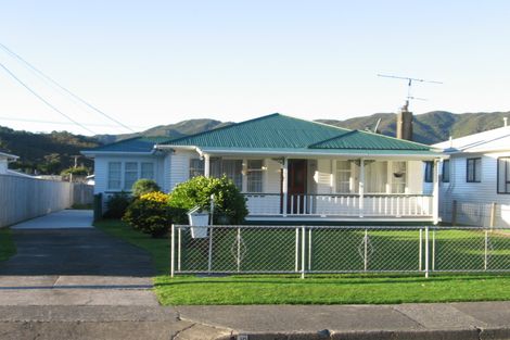 Photo of property in 18 Totara Street, Wainuiomata, Lower Hutt, 5014