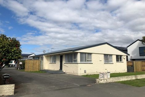 Photo of property in 1/4 Division Street, Riccarton, Christchurch, 8041