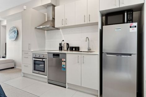 Photo of property in 24/11 Ray Small Drive, Papakura, 2110