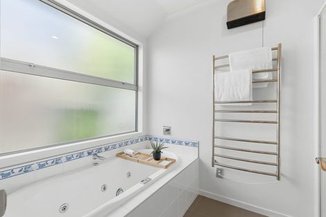 Photo of property in 21 Westpark Drive, Burnside, Christchurch, 8053