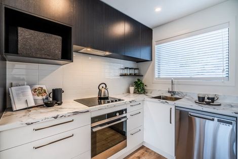 Photo of property in 5b Nea Place, Hillcrest, Auckland, 0627