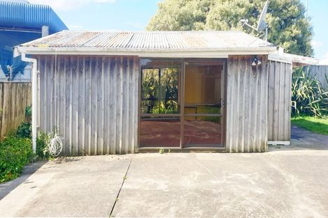 Photo of property in 2/25 Garelja Road, Henderson, Auckland, 0612