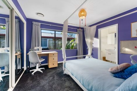 Photo of property in 2/21 Aorangi Place, Birkenhead, Auckland, 0626