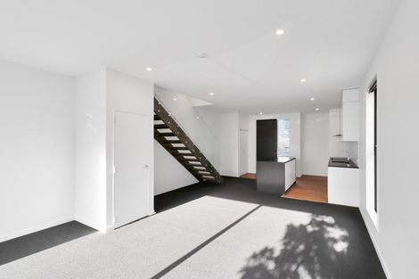 Photo of property in 2/20 Trent Street, Island Bay, Wellington, 6023