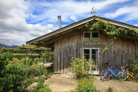 Photo of property in 18 Neavesville Road, Puriri, Thames, 3578