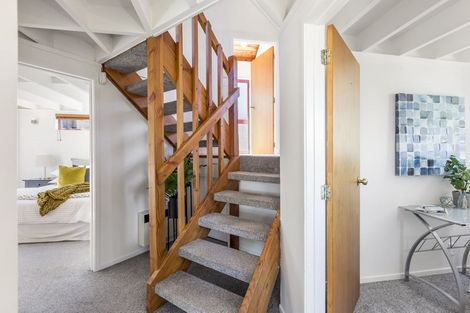 Photo of property in 2/43 Rawene Road, Birkenhead, Auckland, 0626