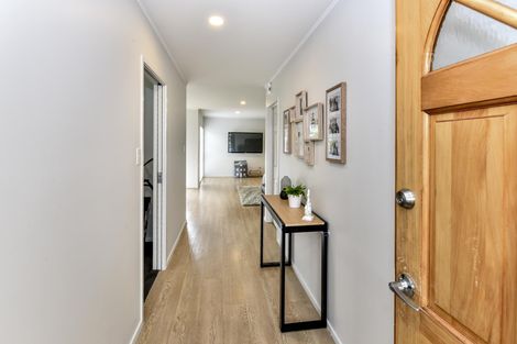 Photo of property in 62 Tington Avenue, Wattle Downs, Auckland, 2103