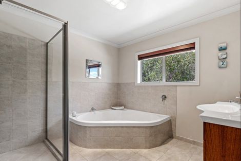 Photo of property in 240 Three Oaks Drive, Dairy Flat, Albany, 0794