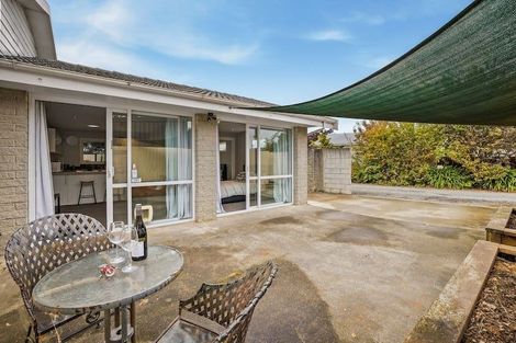 Photo of property in 9a Quinton Place, Bishopdale, Christchurch, 8053