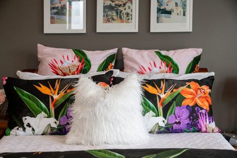 Photo of property in 19 Calypso Way, Unsworth Heights, Auckland, 0632