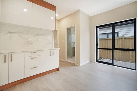 Photo of property in 2 Kakabeak Way, Takanini, 2110