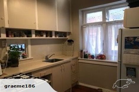 Photo of property in 2/58 Brougham Street, Mount Victoria, Wellington, 6011