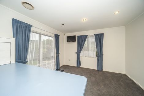 Photo of property in 2 Erskine Close, Island Bay, Wellington, 6023