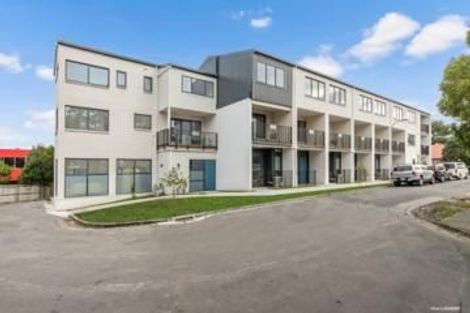 Photo of property in 3/1 Kaponga Crescent, New Lynn, Auckland, 0600