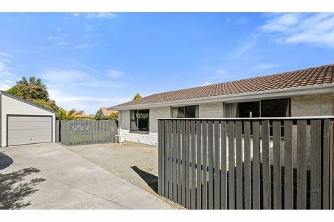 Photo of property in 2/50 Valecrest Avenue, Parklands, Christchurch, 8083