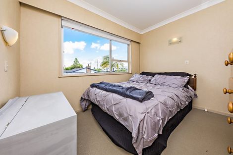 Photo of property in 12 Sunnypark Avenue, Rosehill, Papakura, 2113