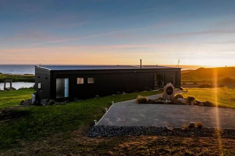 Photo of property in 21 Rosemount Road, Waverley, 4591