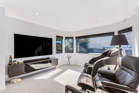 Photo of property in 8 Glengavel Grove, Papakowhai, Porirua, 5024