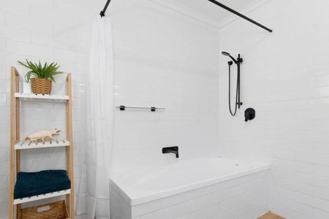 Photo of property in 2 Stingray Drive, Omokoroa, 3114