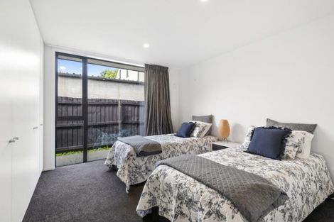 Photo of property in 64 Clyde Road, Ilam, Christchurch, 8041