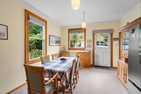 Photo of property in 5849 Christchurch Akaroa Road, Duvauchelle, Akaroa, 7582