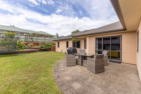 Photo of property in 73 Saint James Drive, Huntington, Hamilton, 3210