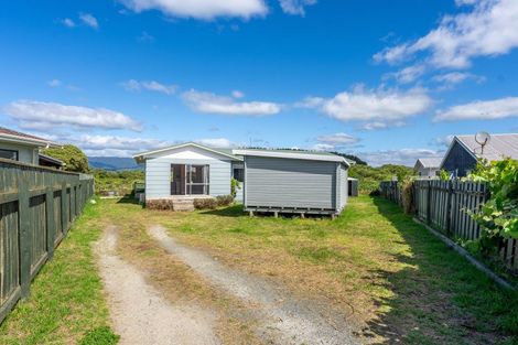 Photo of property in 13 Simcox Street, Otaki Beach, Otaki, 5512