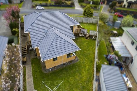 Photo of property in 3 Ormrod Grove, Riverstone Terraces, Upper Hutt, 5018