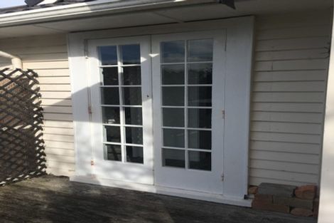 Photo of property in 52 Beach Haven Road, Beach Haven, Auckland, 0626