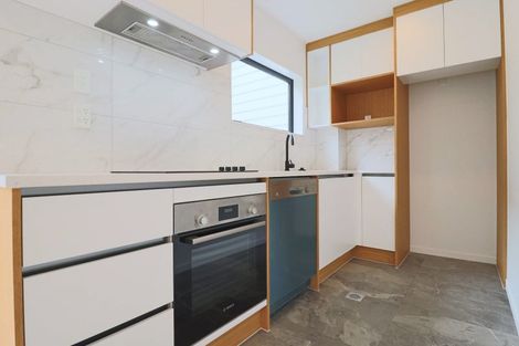 Photo of property in 62b Glenmore Road, Sunnyhills, Auckland, 2010