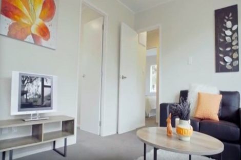 Photo of property in 1/23 Manhattan Heights, Glendene, Auckland, 0602