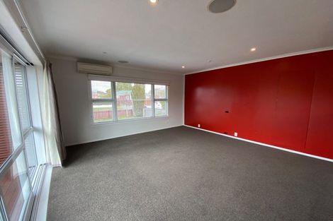 Photo of property in 69 Liverton Crescent, Bishopdale, Christchurch, 8053