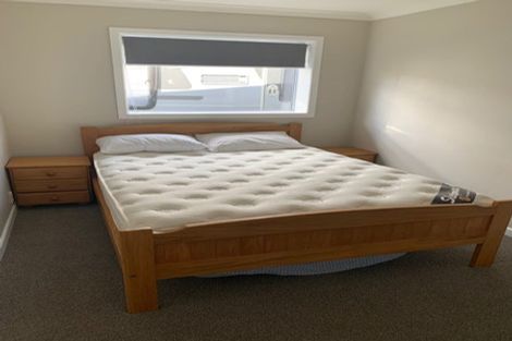 Photo of property in 7 Bishop Street, Green Bay, Auckland, 0604