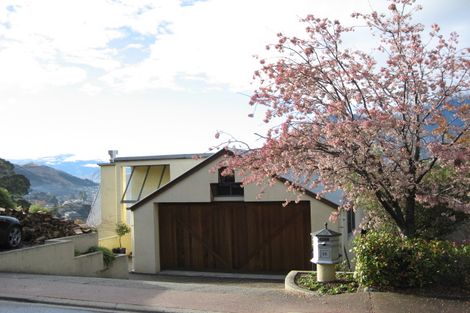Photo of property in 16 Golden Terrace, Queenstown, 9300