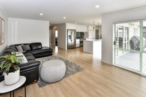 Photo of property in 62 Tington Avenue, Wattle Downs, Auckland, 2103