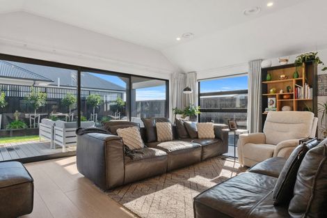 Photo of property in 8 Mccahon Drive, Rangiora, 7400