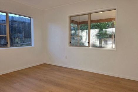 Photo of property in 66e Woodglen Road, Glen Eden, Auckland, 0602