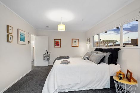 Photo of property in 4 Claude Road, Stanmore Bay, Whangaparaoa, 0932