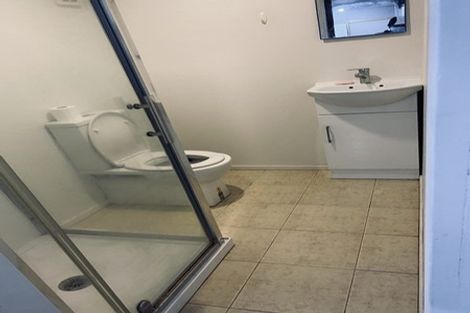 Photo of property in 1/95 Fairclough Road, Beach Haven, Auckland, 0626