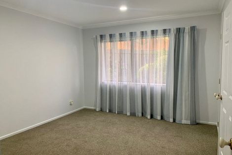 Photo of property in 290 Hill Road, The Gardens, Auckland, 2105