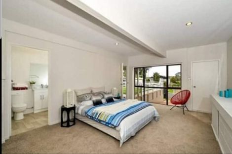 Photo of property in 16 Glenbervie Crescent, Massey, Auckland, 0614