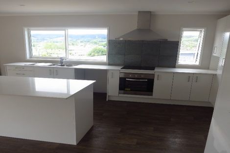 Photo of property in 28 Te Kauri Place, Helensville, 0800