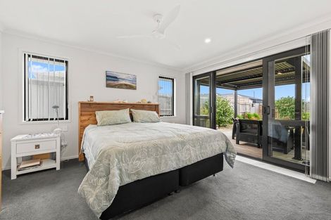 Photo of property in 4 Te Taniwha Road, One Tree Point, 0118